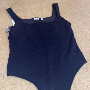 Aritzia Babaton black shapelace Tank Top